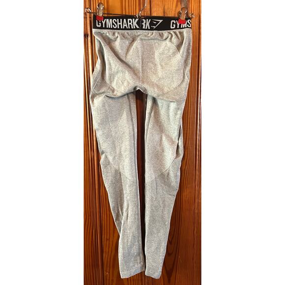 Women’s gray/black full length Gymshark leggings size XS - Picture 2 of 3